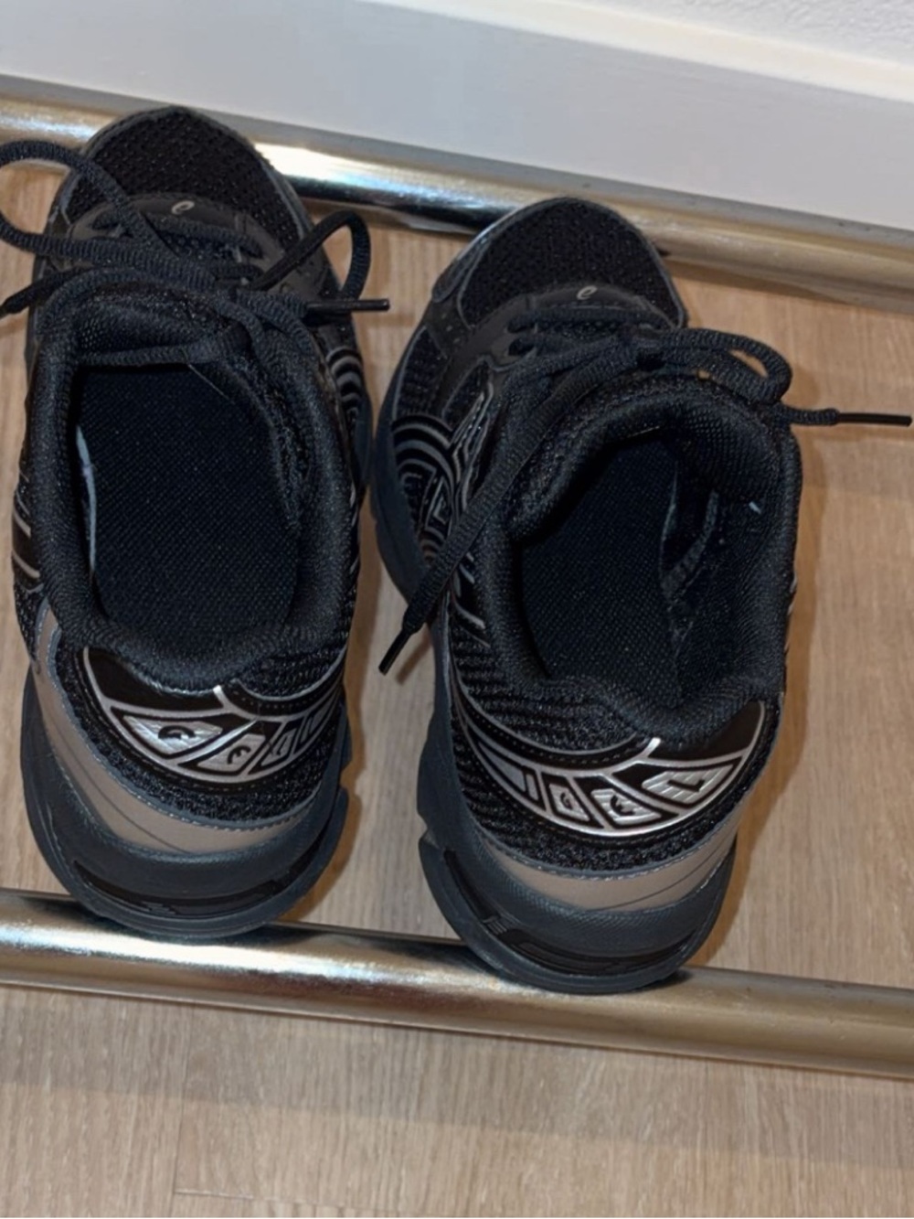 Asics Black Sneakers - Picture 4 of 4